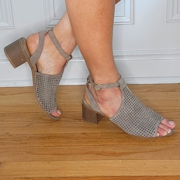 Steve Madden BARLOW 2" Block Heel Open Toe Ankle Booties Size 8.5M Brown - Picture 8 of 8